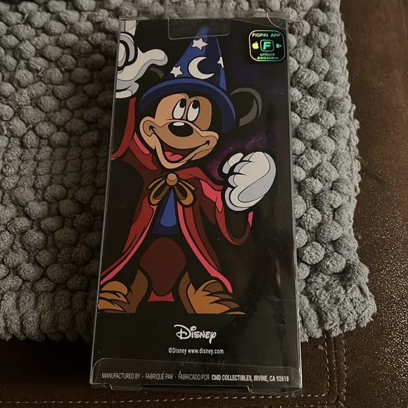 Mickey Mouse Fig Pin X47 - Picture 2 of 2